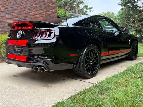 Used 2013 Ford Mustang Shelby GT500 RWD image 36