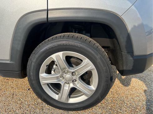 Used 2023 Jeep Compass Sport AWD/4WD image 15