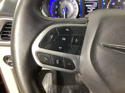 Used 2017 Chrysler Pacifica Touring-L FWD image 14