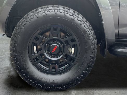 Used 2022 Toyota 4Runner SR5 Premium w/ Moonroof Package AWD/4WD image 47