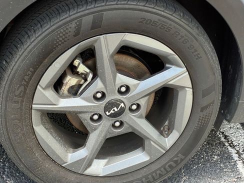 Used 2025 Kia K4 FWD image 30
