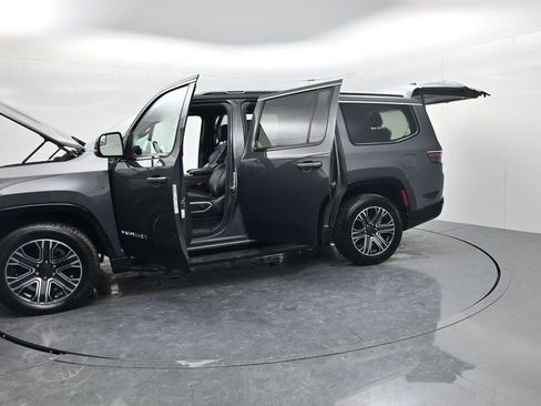 Used 2024 Jeep Wagoneer Series II image 56