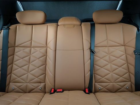 Used 2025 BMW 740i 740i w/ Premium Package image 21