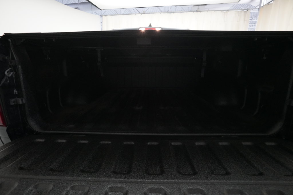 Used 2021 RAM 1500 Laramie AWD/4WD image 10