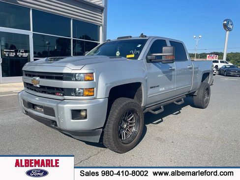 Used 2018 Chevrolet Silverado 2500 LT w/ LT Fleet Convenience Package AWD/4WD image 1