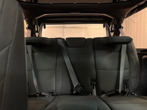 Used 2021 Jeep Wrangler Unlimited Sahara image 14