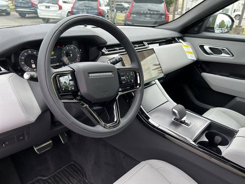 New 2026 Land Rover Range Rover Velar Dynamic SE image 12