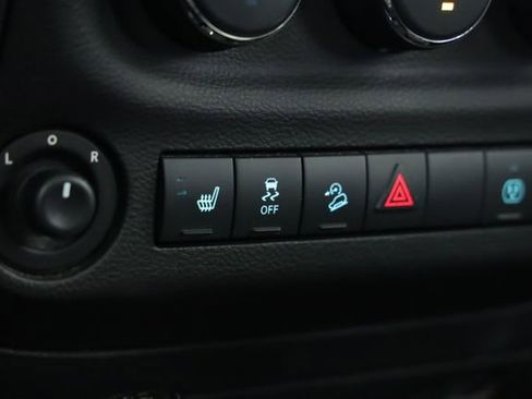 Used 2017 Jeep Wrangler Unlimited Sahara image 19