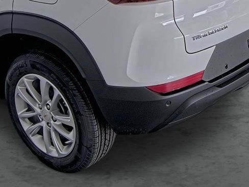 New 2026 Chevrolet TrailBlazer LS w/ LS Convenience Package FWD image 9