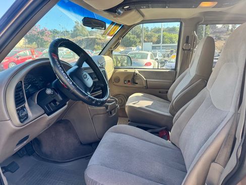 Used 2001 Chevrolet Astro Passenger RWD image 10
