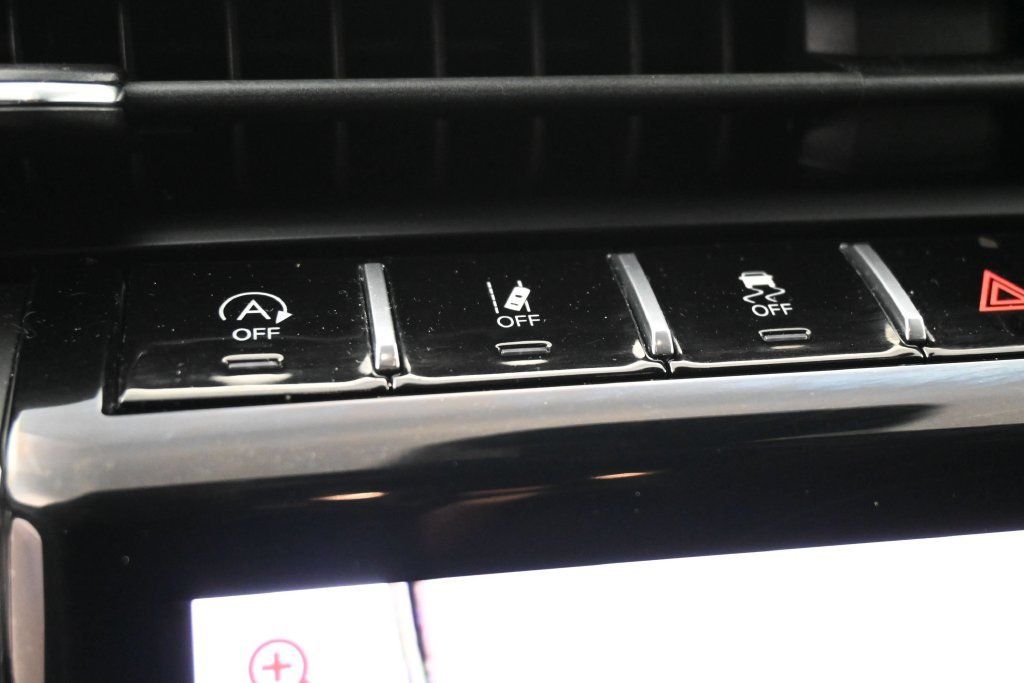 Used 2023 Jeep Grand Cherokee Limited w/ Black Appearance Package RWD image 17