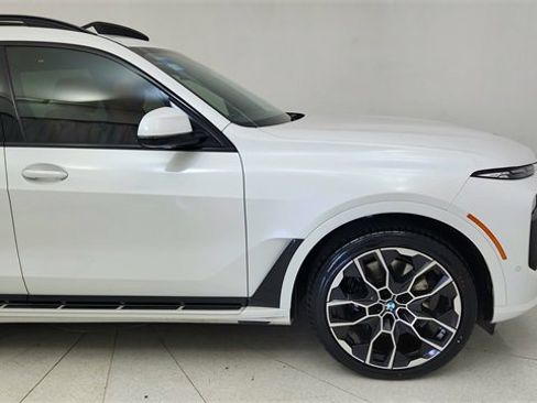 Used 2025 BMW X7 xDrive40i w/ M Sport Package image 7