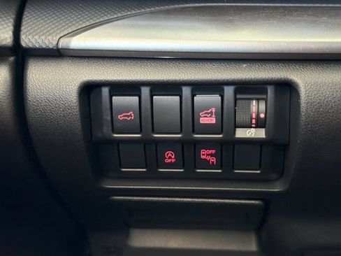 Used 2019 Subaru Forester Premium AWD/4WD image 32