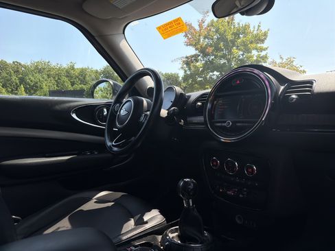 Used 2016 MINI Cooper Clubman FWD image 6