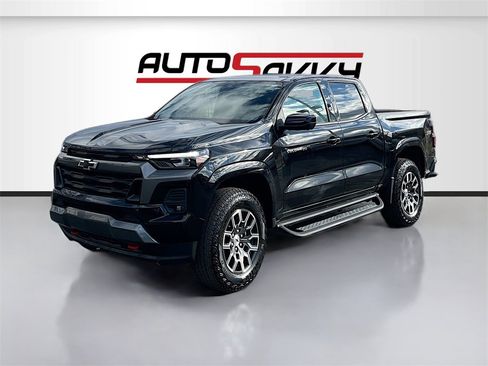 Used 2025 Chevrolet Colorado Z71 w/ Technology Package image 3