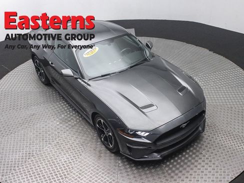 Used 2019 Ford Mustang Coupe RWD image 3