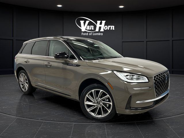 Used 2025 Lincoln Corsair Grand Touring AWD/4WD image 1