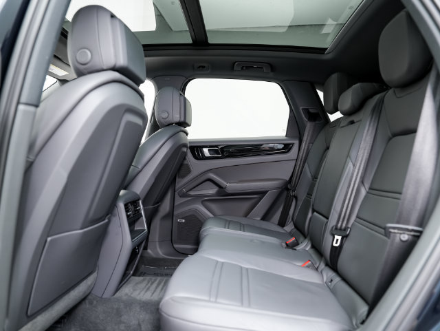 Certified 2020 Porsche Cayenne AWD/4WD image 23