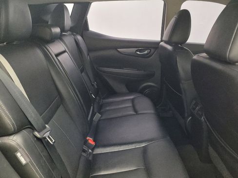 Used 2021 Nissan Rogue Sport SL image 19