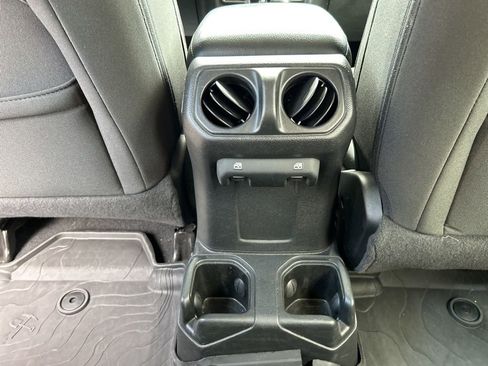 Used 2021 Jeep Wrangler Unlimited Sport image 10