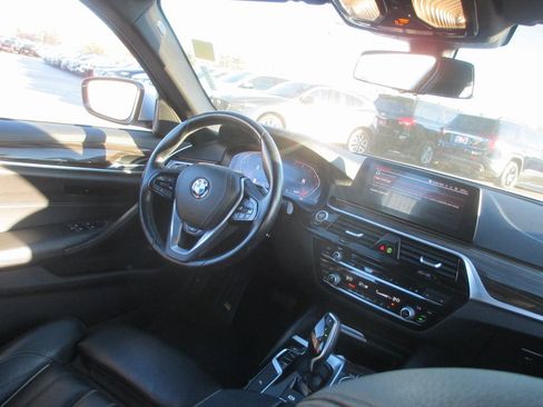 Used 2020 BMW 530i w/ Convenience Package image 19