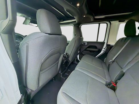 Used 2025 Jeep Wrangler Sahara w/ Safety Group image 24