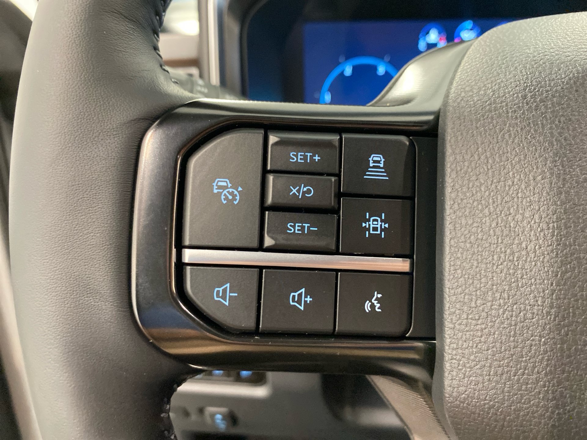 New 2026 Ford F350 Platinum w/ FX4 Off-Road Package AWD/4WD image 19