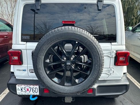 Used 2023 Jeep Wrangler Unlimited Sahara w/ Cold Weather Group image 7