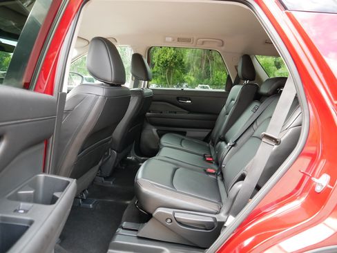 Certified 2024 Nissan Pathfinder SL AWD/4WD image 35