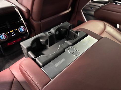 Used 2023 Land Rover Range Rover SE image 26