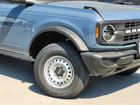 New 2025 Ford Bronco 4-Door image 28