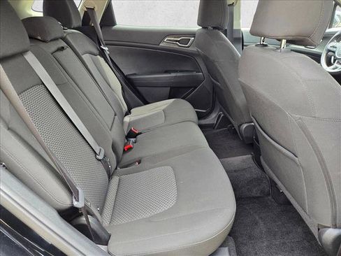 Used 2025 Kia Sportage LX image 18