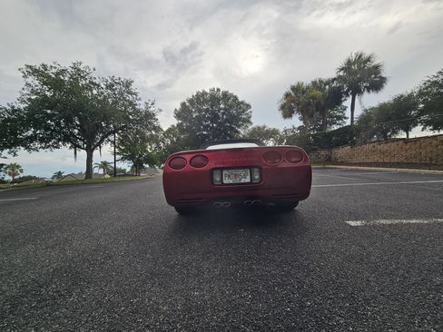 Used 2004 Chevrolet Corvette Convertible w/ Preferred Equipment Group RWD image 11
