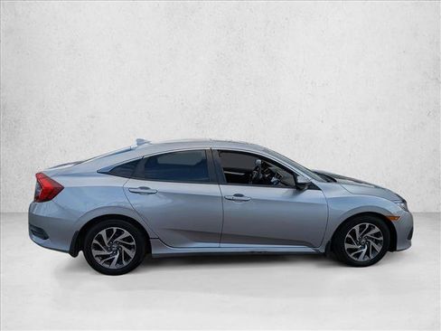 Used 2018 Honda Civic EX image 4