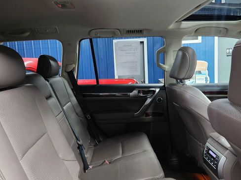 Used 2016 Lexus GX 460 Luxury image 16