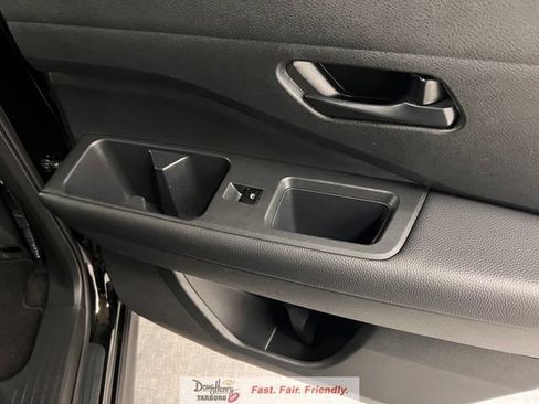 Used 2025 Nissan Pathfinder SV FWD image 36