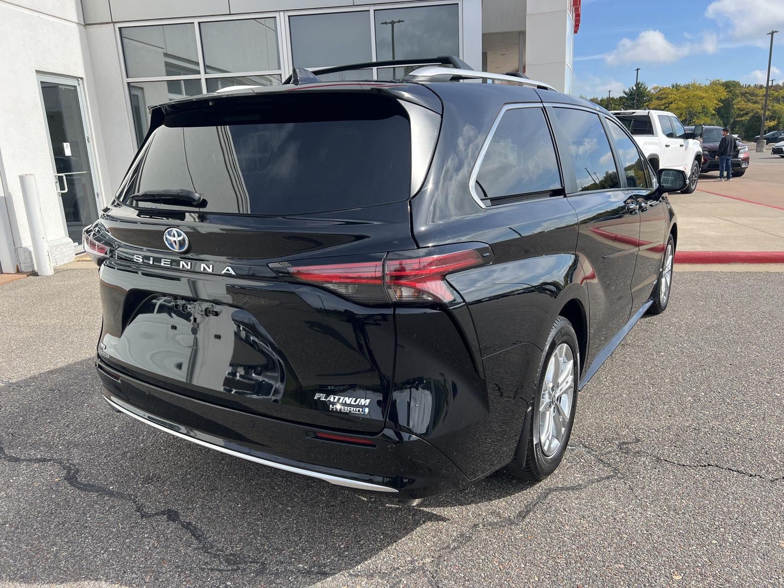 Used 2021 Toyota Sienna Platinum w/ Protection Package (TMS) AWD/4WD image 12