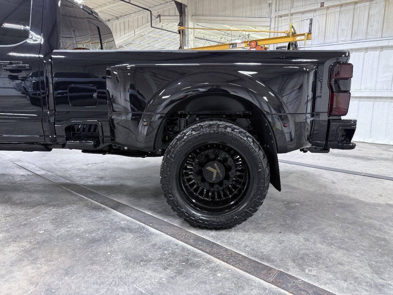 Used 2026 Ford F450 Platinum w/ FX4 Off-Road Package AWD/4WD image 36