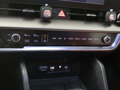 Certified 2024 Kia Sportage SX image 7