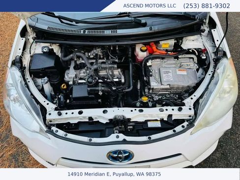 Used 2014 Toyota Prius C Four image 16