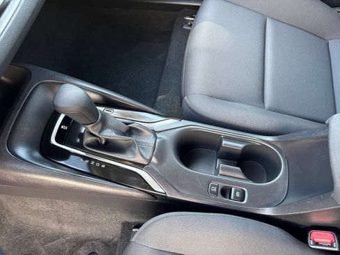 Used 2025 Toyota Corolla LE FWD image 39