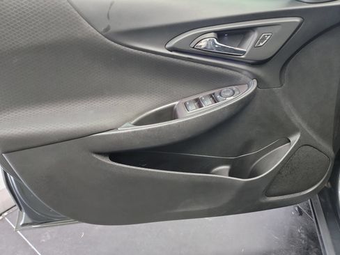 Used 2018 Chevrolet Malibu LT FWD image 13