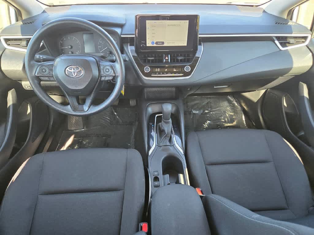 Used 2025 Toyota Corolla LE FWD image 9