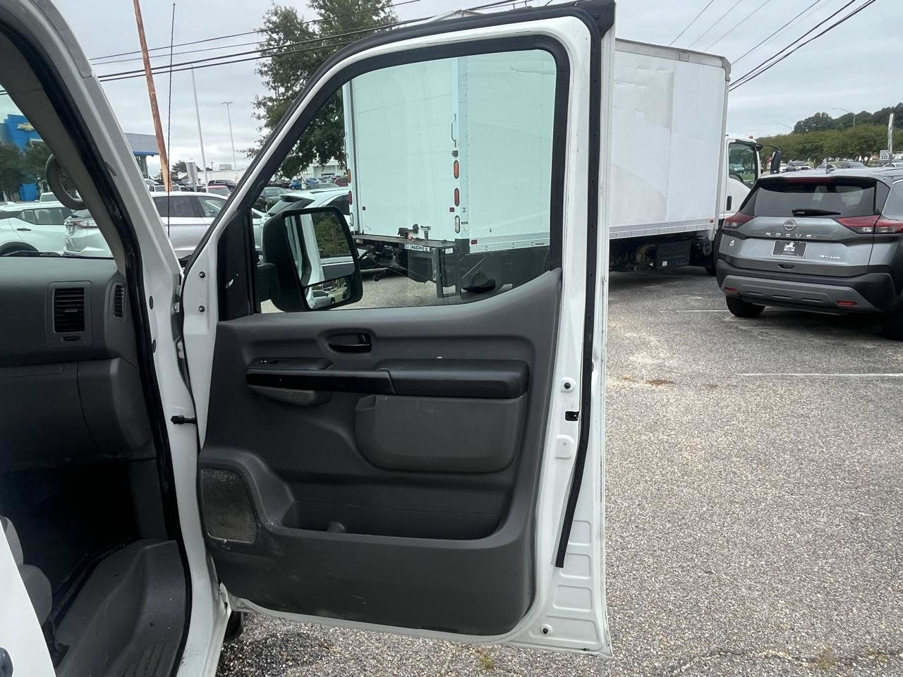 Used 2018 Nissan NV 2500 SV RWD image 39