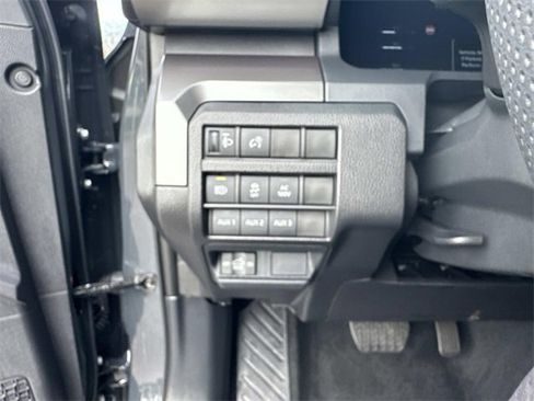 Used 2025 Toyota Tacoma TRD Off-Road image 31