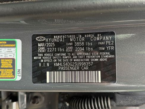 Used 2025 Hyundai Elantra SEL FWD image 36
