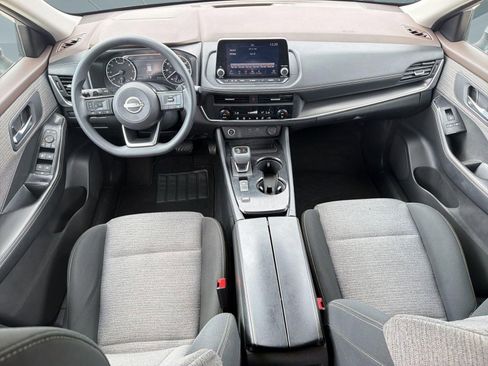 Used 2023 Nissan Rogue SV image 16