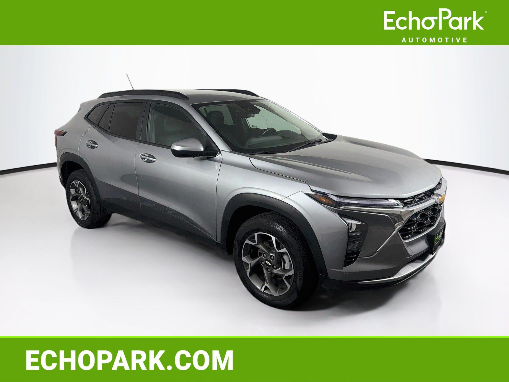 Used 2025 Chevrolet Trax LT w/ LT Convenience Package FWD image 1