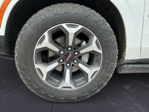 Used 2025 GMC Yukon AT4 Ultimate w/ LPO, Floor Liner Package AWD/4WD image 14