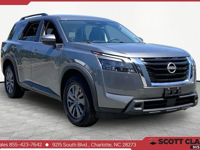 Used 2025 Nissan Pathfinder SV